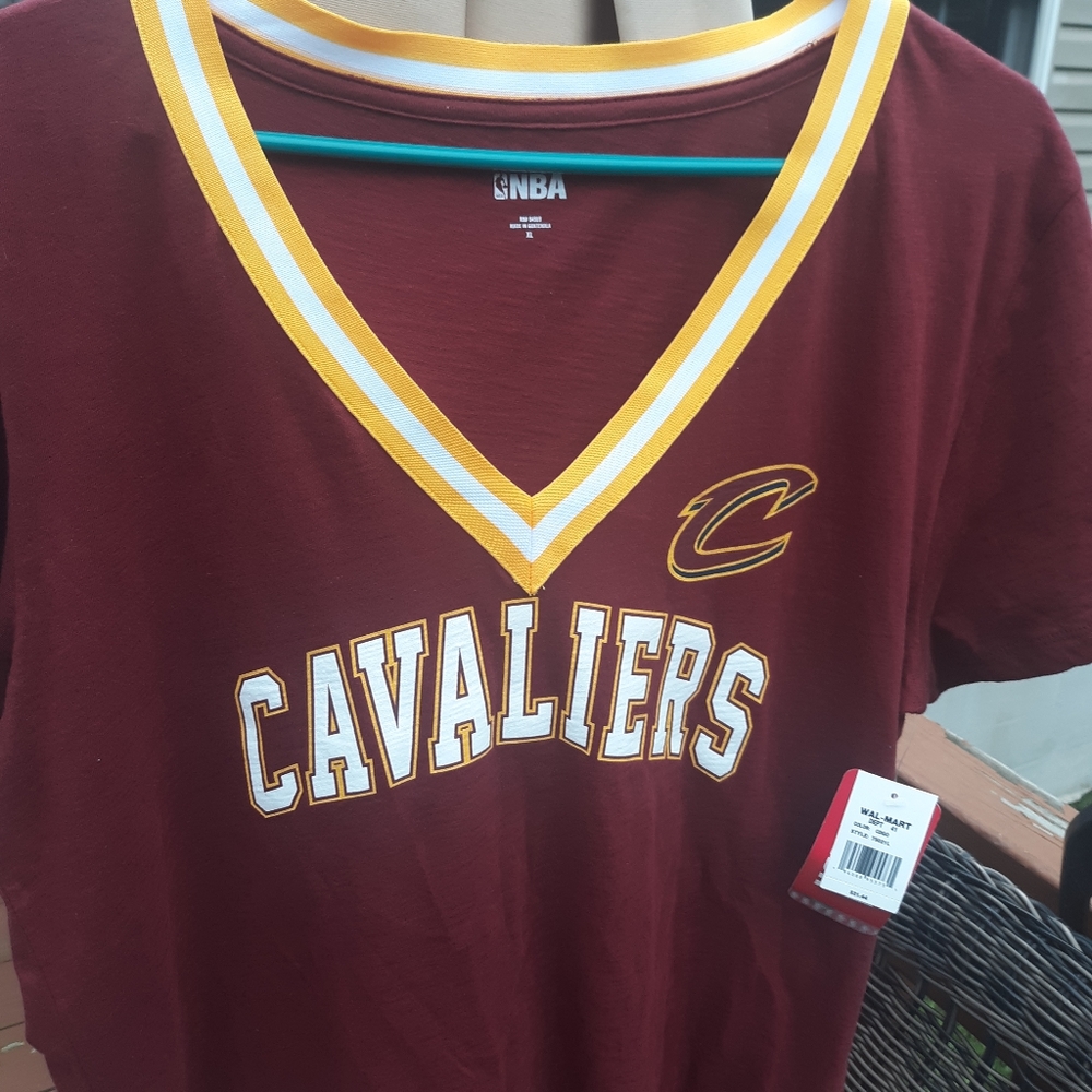 Cleveland Cavs NEW 2x ladies